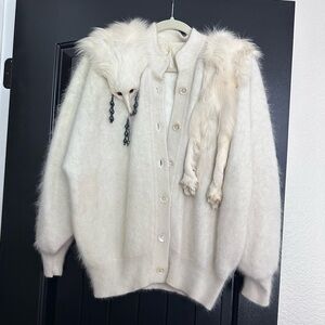 Vintage Ivory Button-Front Women's Sweater Cardigan made of angora  w/ real fox